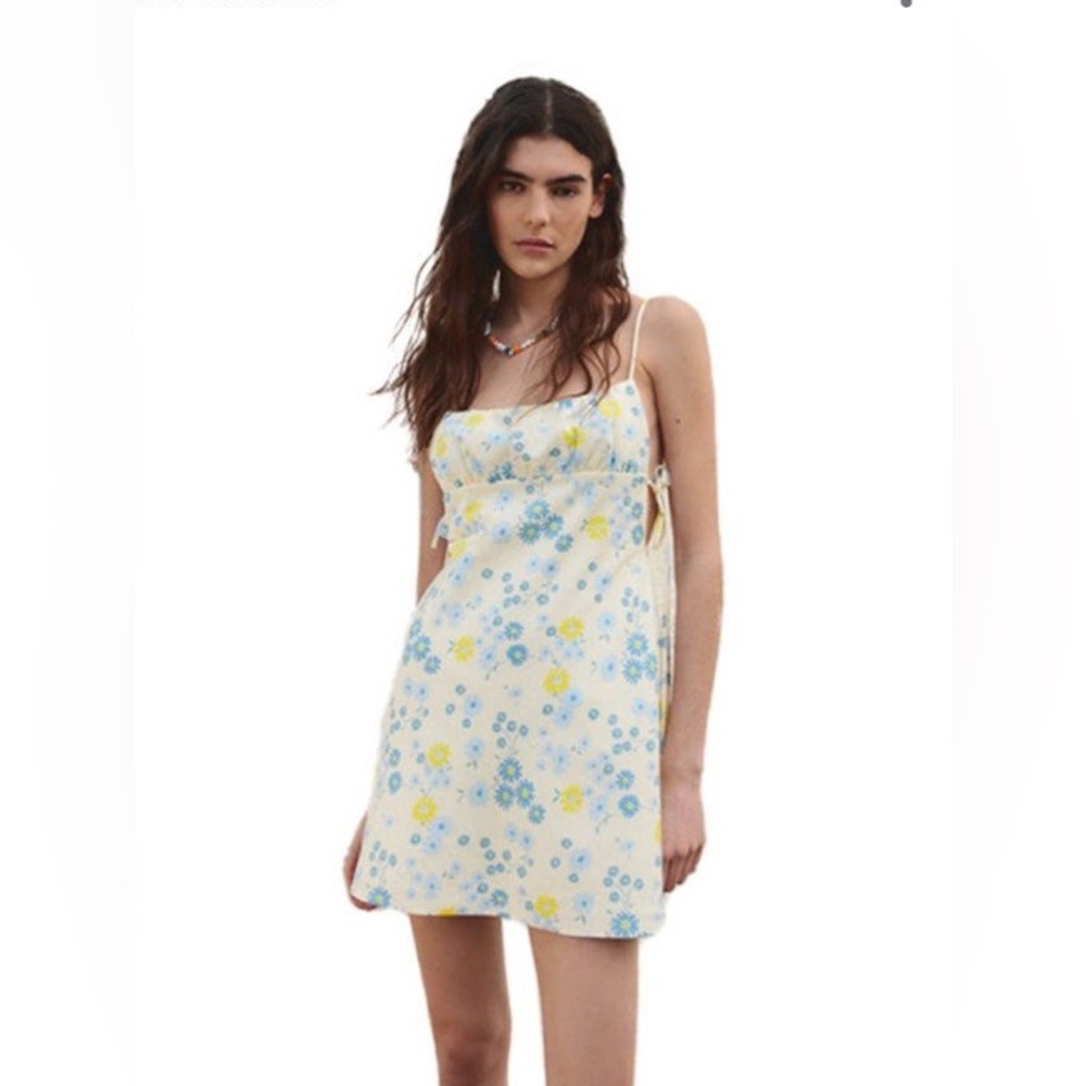 Zara size small Floral Spaghetti Strap Dress